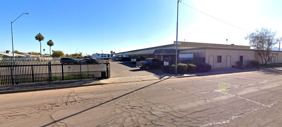 439 S 3rd Ave, Avondale, AZ à vendre - Photo du bâtiment - Image 1 de 34