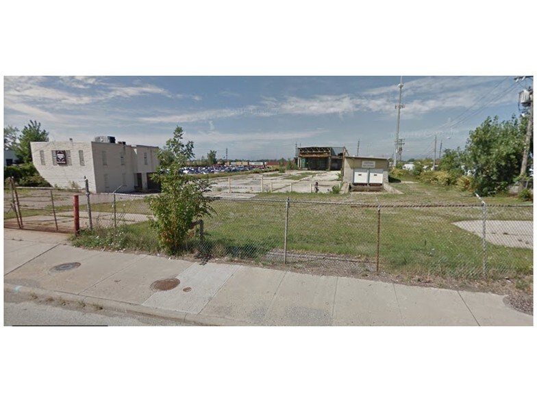 17625 St Clair Ave, Cleveland, OH à vendre - Photo du bâtiment - Image 2 de 2