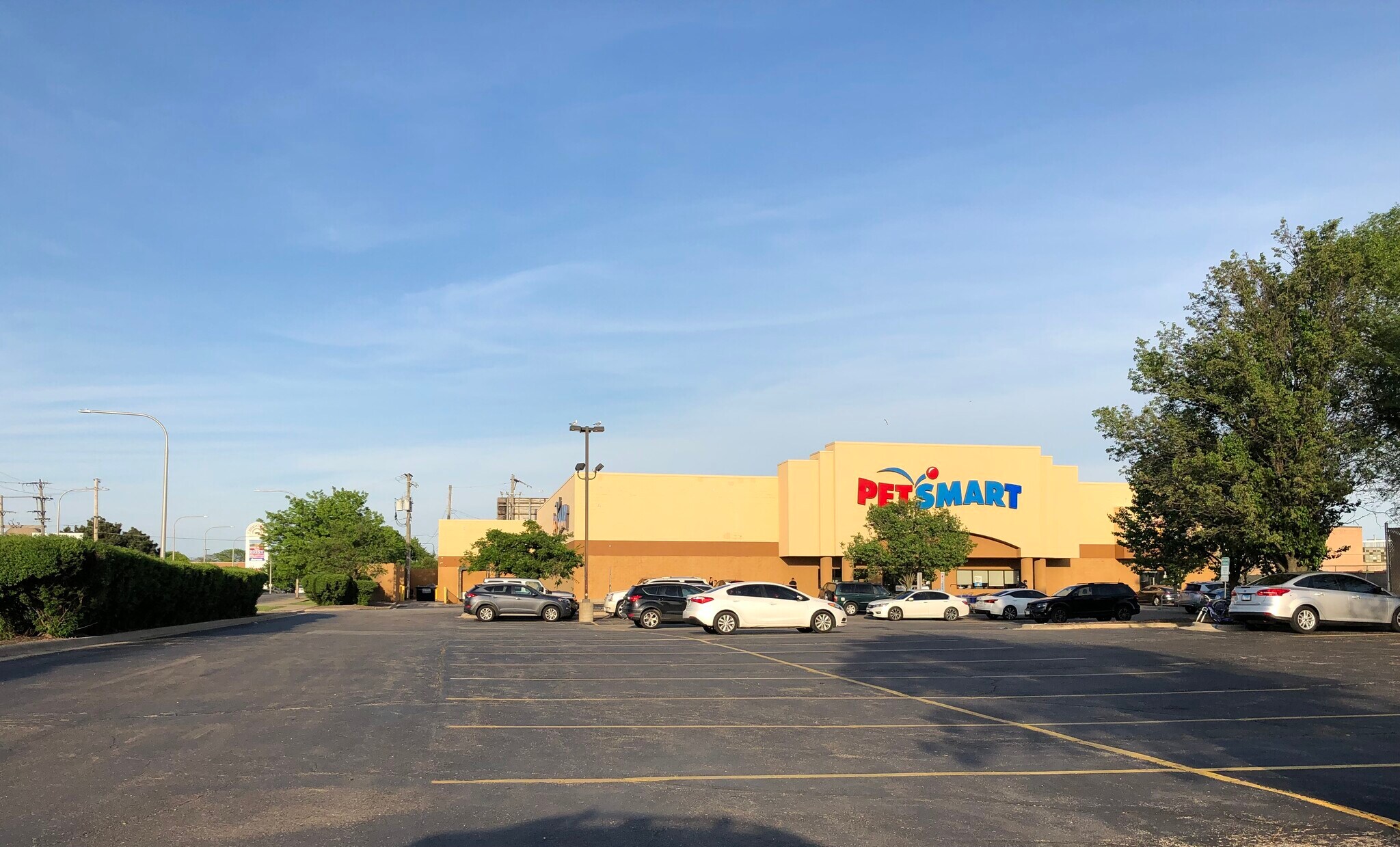 6655 W Grand Ave, Chicago, IL for lease Primary Photo- Image 1 of 2