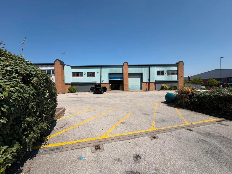 Earls Colne, Earls Colne for lease - Building Photo - Image 3 of 27