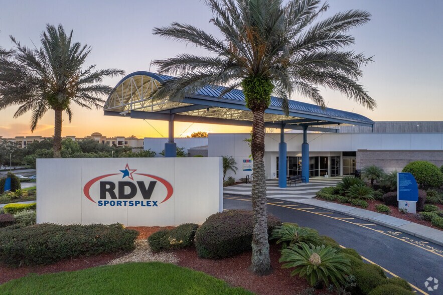 8701 Maitland Summit Blvd, Orlando, FL for lease - Primary Photo - Image 1 of 25