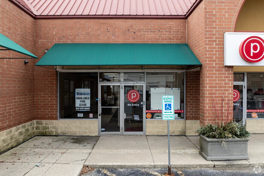 2301-2323 W Lawrence Ave, Chicago, IL à louer - Photo du bâtiment - Image 3 de 5