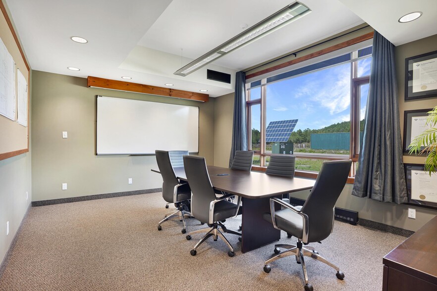 13 Commerce Crt, Bancroft, ON à vendre - Photo du bâtiment - Image 3 de 11