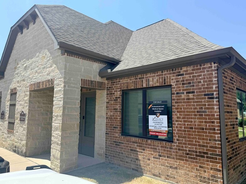 4425 Plano Pky, Carrollton, TX à vendre - Photo du bâtiment - Image 3 de 3