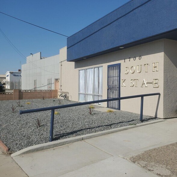1700 S K St, Tulare, CA à vendre - Photo du bâtiment - Image 2 de 16
