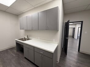 1925-1939 N Great Southwest Pky, Grand Prairie, TX à louer Photo intérieure- Image 2 de 2