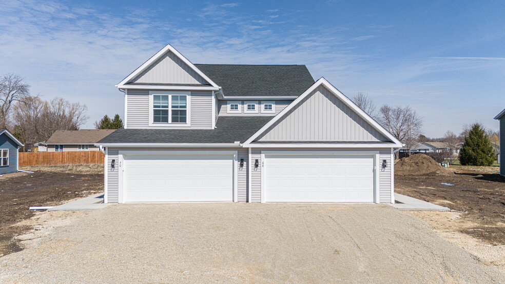 68 E Ash Ln, Milton, WI for sale - Primary Photo - Image 1 of 12