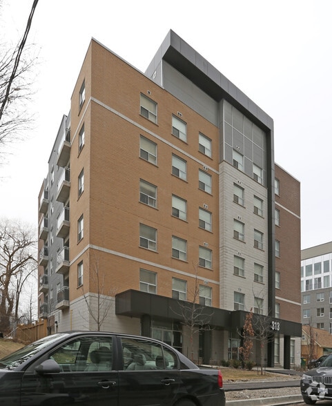 313 Spruce St, Waterloo, ON for sale - Primary Photo - Image 1 of 1