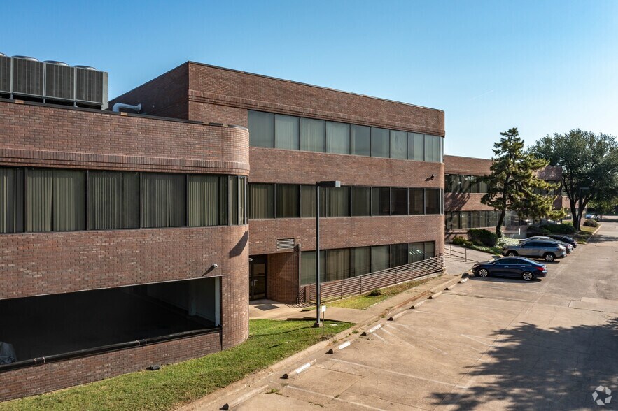 310 E Interstate 30, Garland, TX à louer - Photo du bâtiment - Image 3 de 18