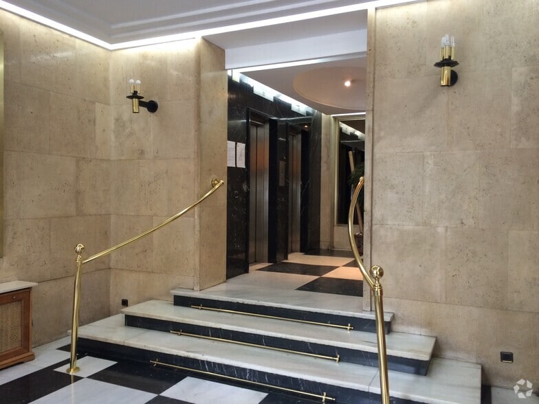 Paseo Castellana, 140, Madrid, Madrid for lease - Building Photo - Image 2 of 15