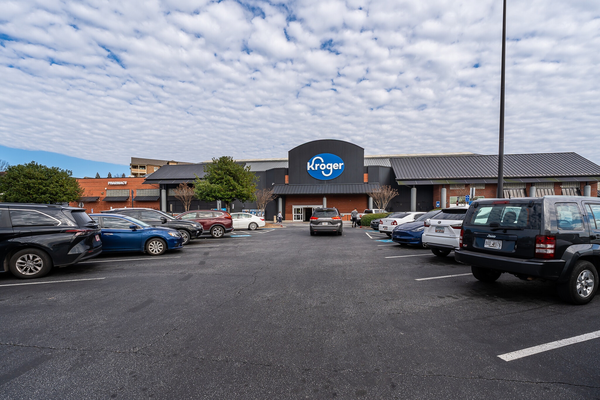 227 NE Sandy Springs Cir, Atlanta, GA for lease Building Photo- Image 1 of 8