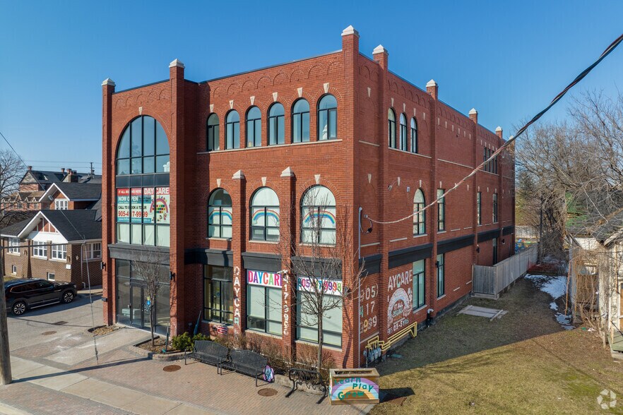 10 Richmond St, Vaughan, ON à vendre - Photo du bâtiment - Image 1 de 1