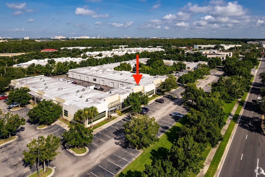 8810 Commodity Cir, Orlando, FL à vendre - Photo du bâtiment - Image 2 de 25