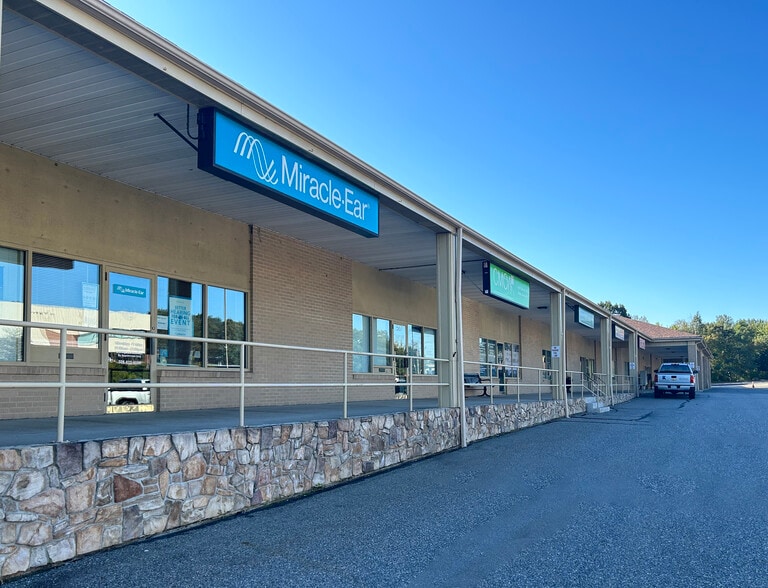567 Southbridge St, Auburn, MA for lease - Building Photo - Image 3 of 6