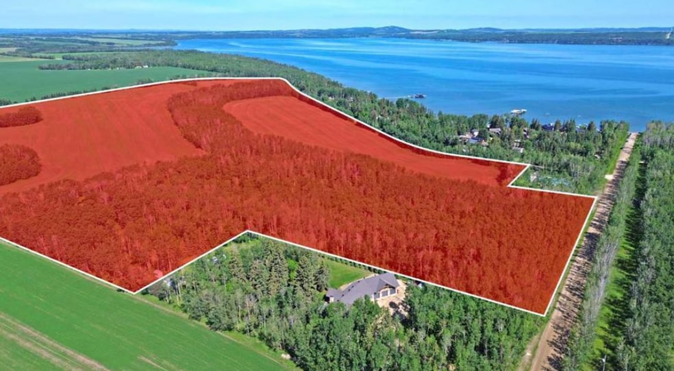 48 Lakeview Rd, Halfmoon Bay, AB for sale - Primary Photo - Image 1 of 4