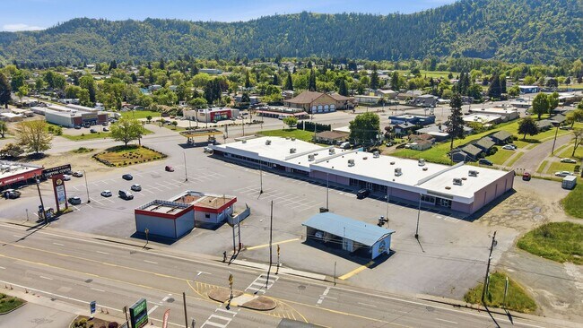 Plus de détails pour 120 SW Douglas Blvd, Winston, OR - Commerce de détail à louer