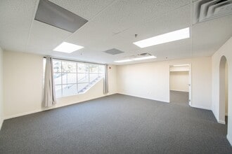 6711 Forest Lawn Dr, Los Angeles, CA for lease Interior Photo- Image 2 of 12