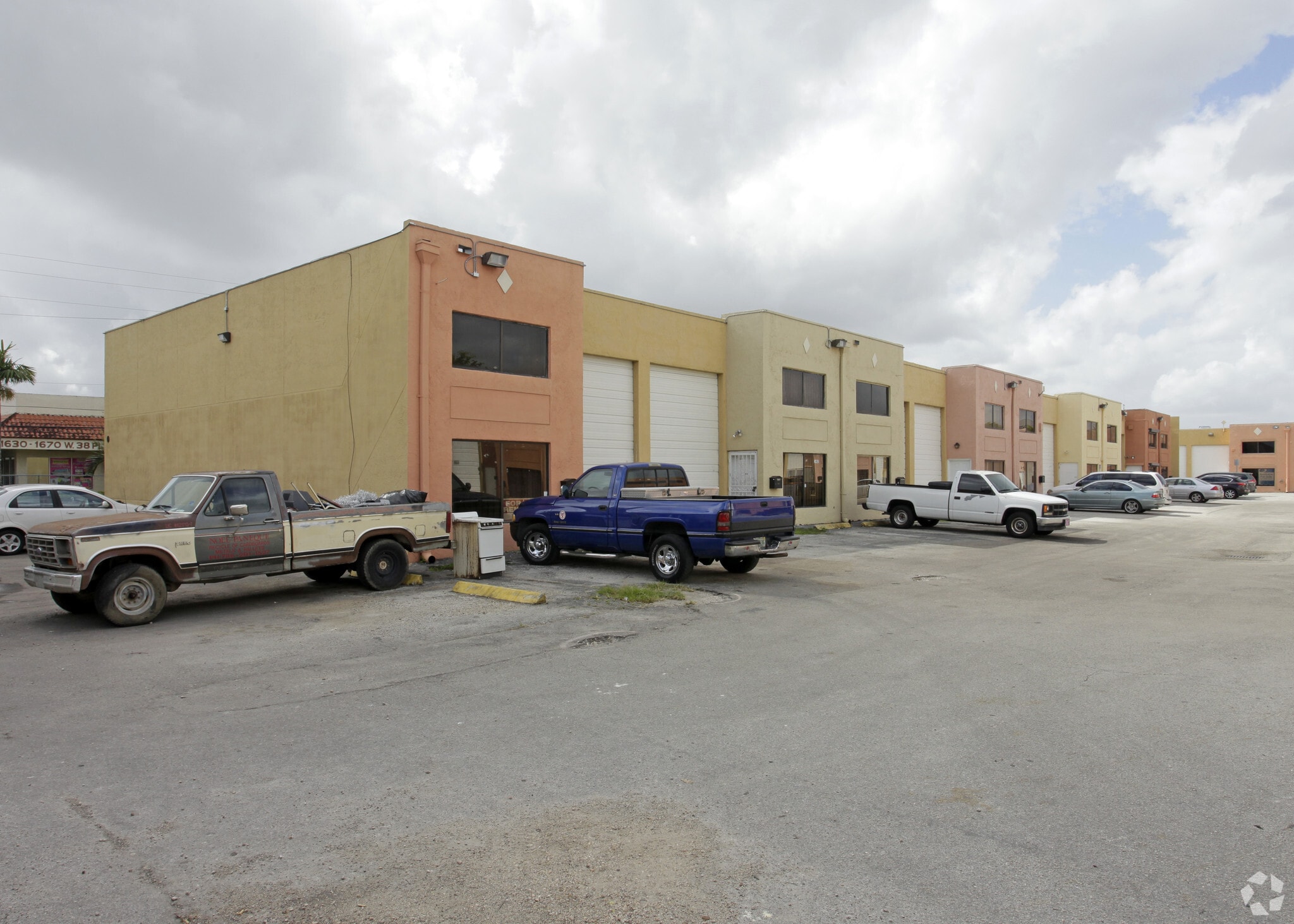 1671 W 38th Pl, Hialeah, FL for sale Building Photo- Image 1 of 2