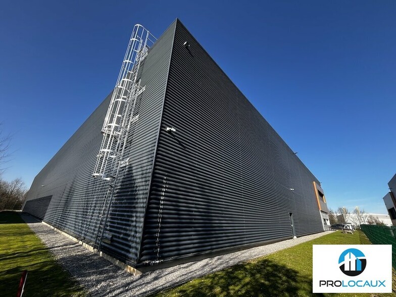 Flex in Roissy-en-France for lease - Building Photo - Image 2 of 12