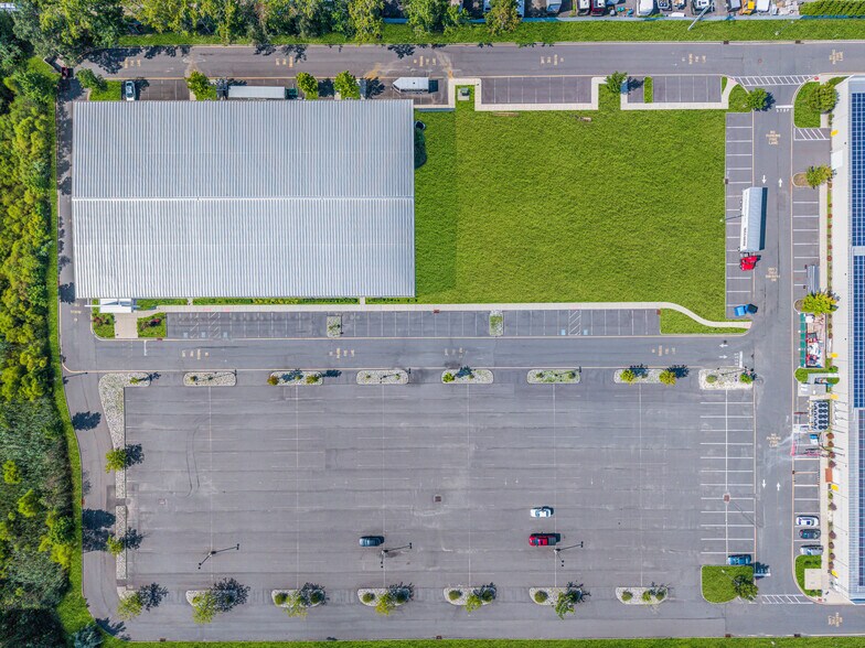 269 Squankum Rd, Farmingdale, NJ à vendre - Photo du bâtiment - Image 3 de 4