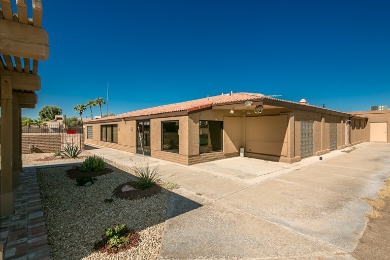 1407 McCulloch Blvd N, Lake Havasu City, AZ à vendre - Photo du bâtiment - Image 2 de 22