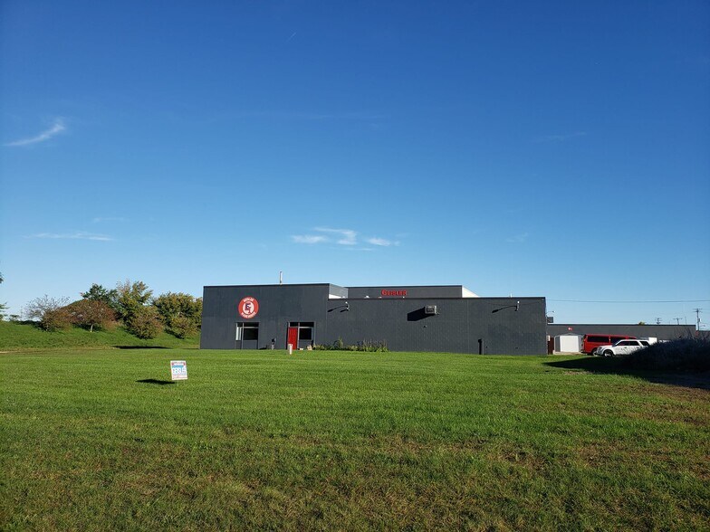 1406-1414 E Pine St, Midland, MI à louer - Photo du bâtiment - Image 3 de 24