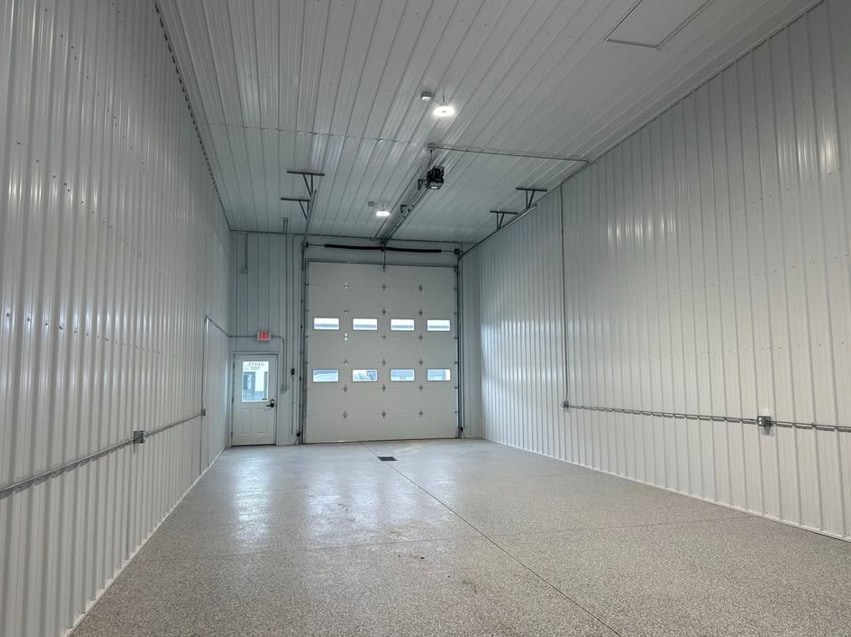 1106 S 34th St, Norfolk, NE for lease Interior Photo- Image 1 of 2