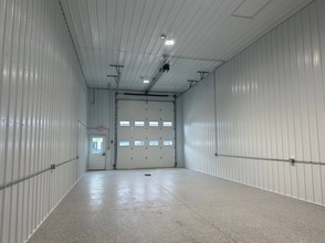 1106 S 34th St, Norfolk, NE for lease Interior Photo- Image 1 of 2