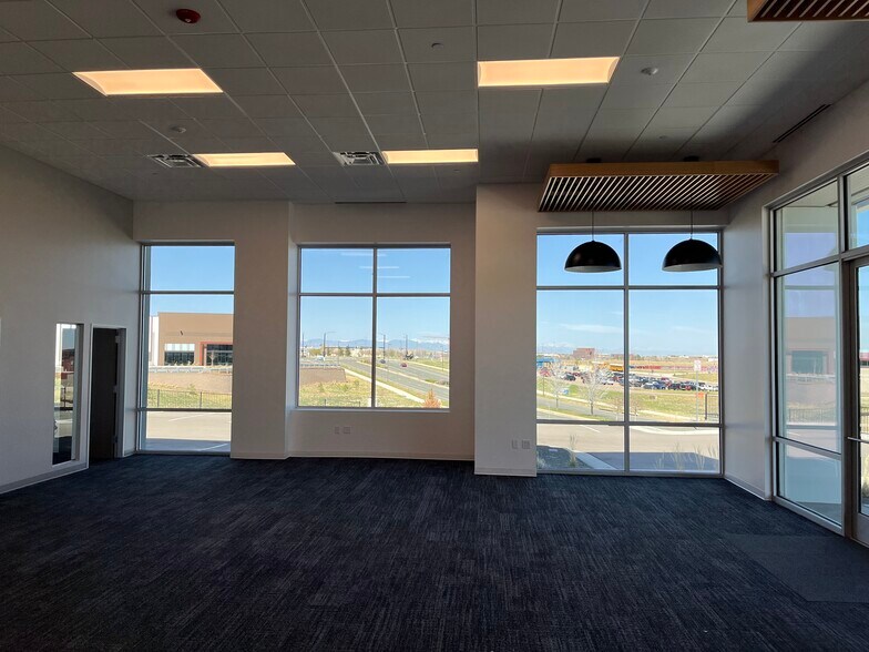 8039 S. Chambers Rd., Englewood, CO for lease - Building Photo - Image 2 of 4