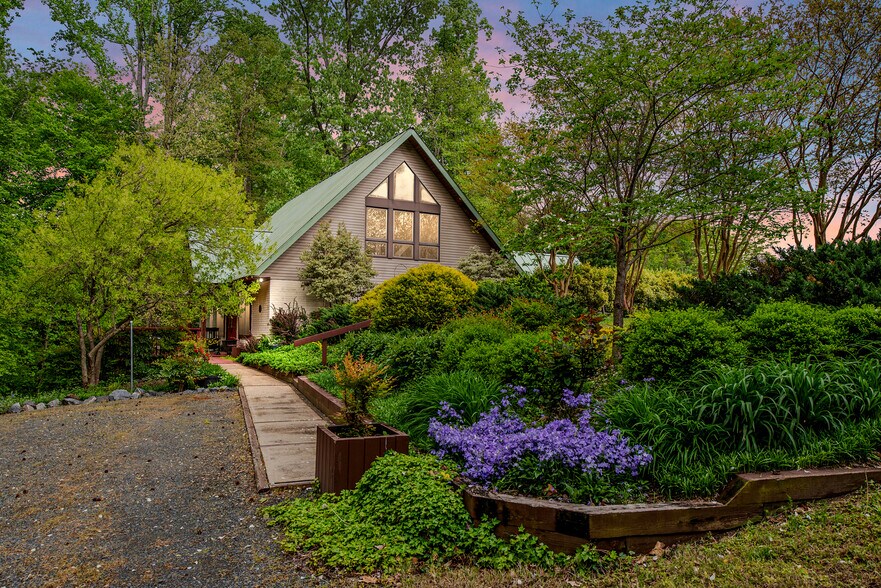 8215 Oak Crest Dr, King George, VA à vendre - Photo du bâtiment - Image 3 de 29