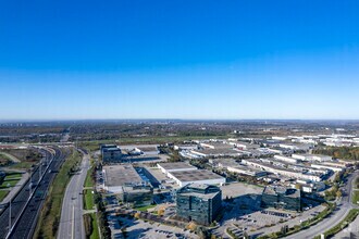 2020 Winston Park Dr, Oakville, ON - AERIAL map view