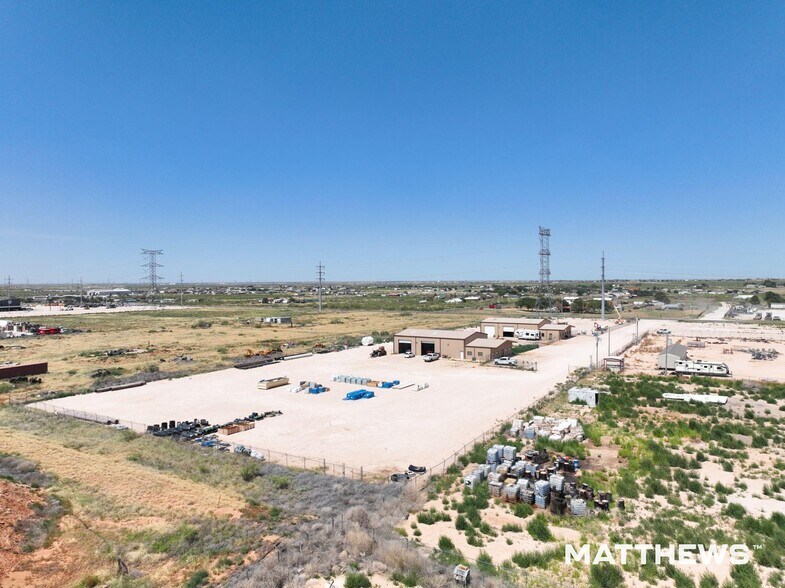 1522 S County Road 1090, Midland, TX à vendre - Photo du bâtiment - Image 2 de 3