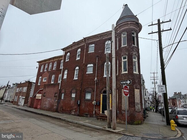 More details for 696-698 E Philadelphia St, York, PA - Retail for Sale