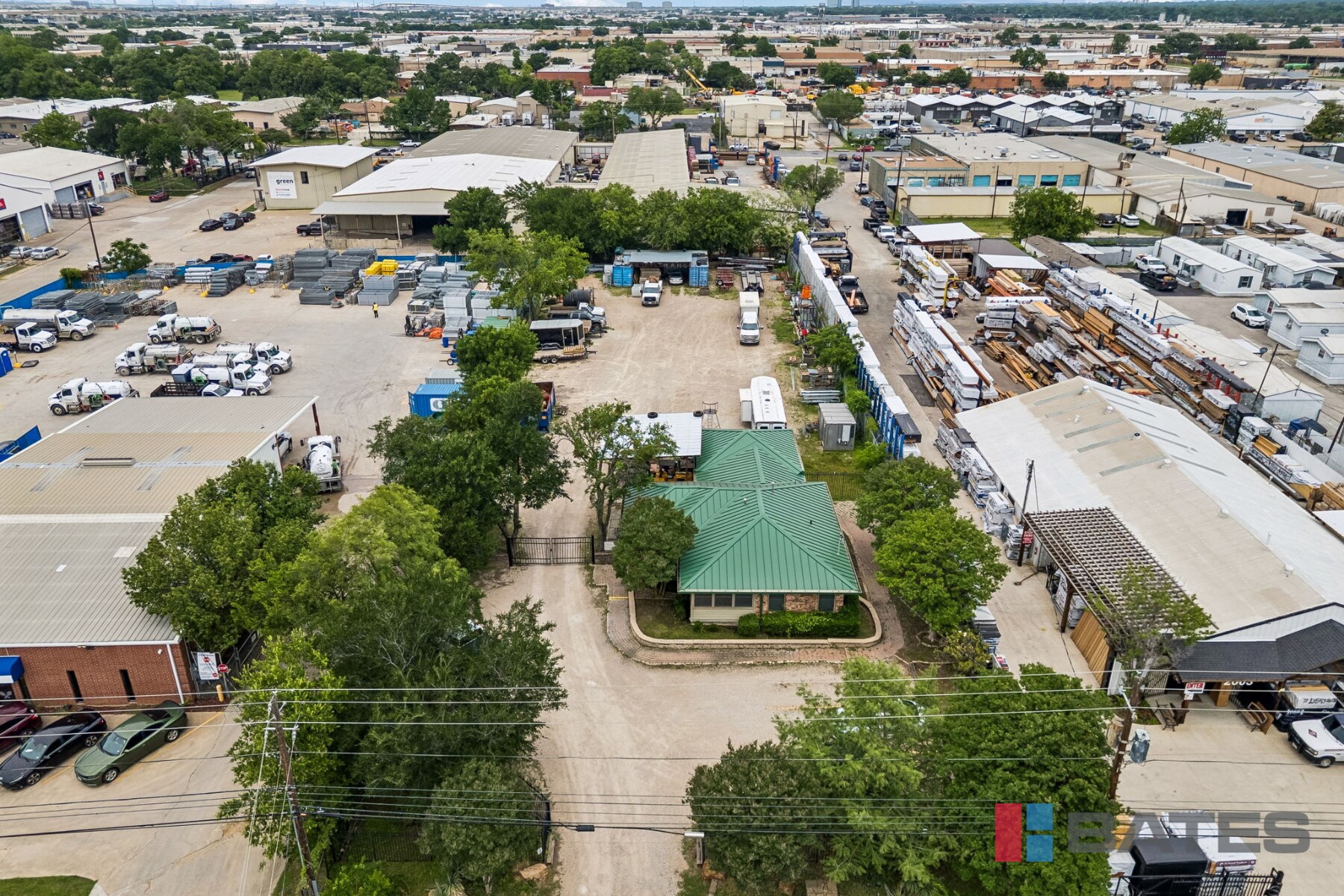 2659 Lombardy Ln, Dallas, TX for lease Building Photo- Image 1 of 19