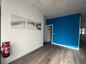 Retail in Pozuelo de Alarcón, Madrid for lease Interior Photo- Image 2 of 7