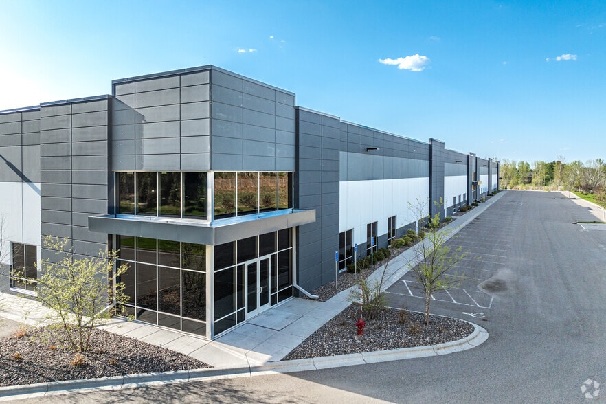 4850 Constellation Dr, White Bear Township, MN for lease - Building Photo - Image 2 of 9