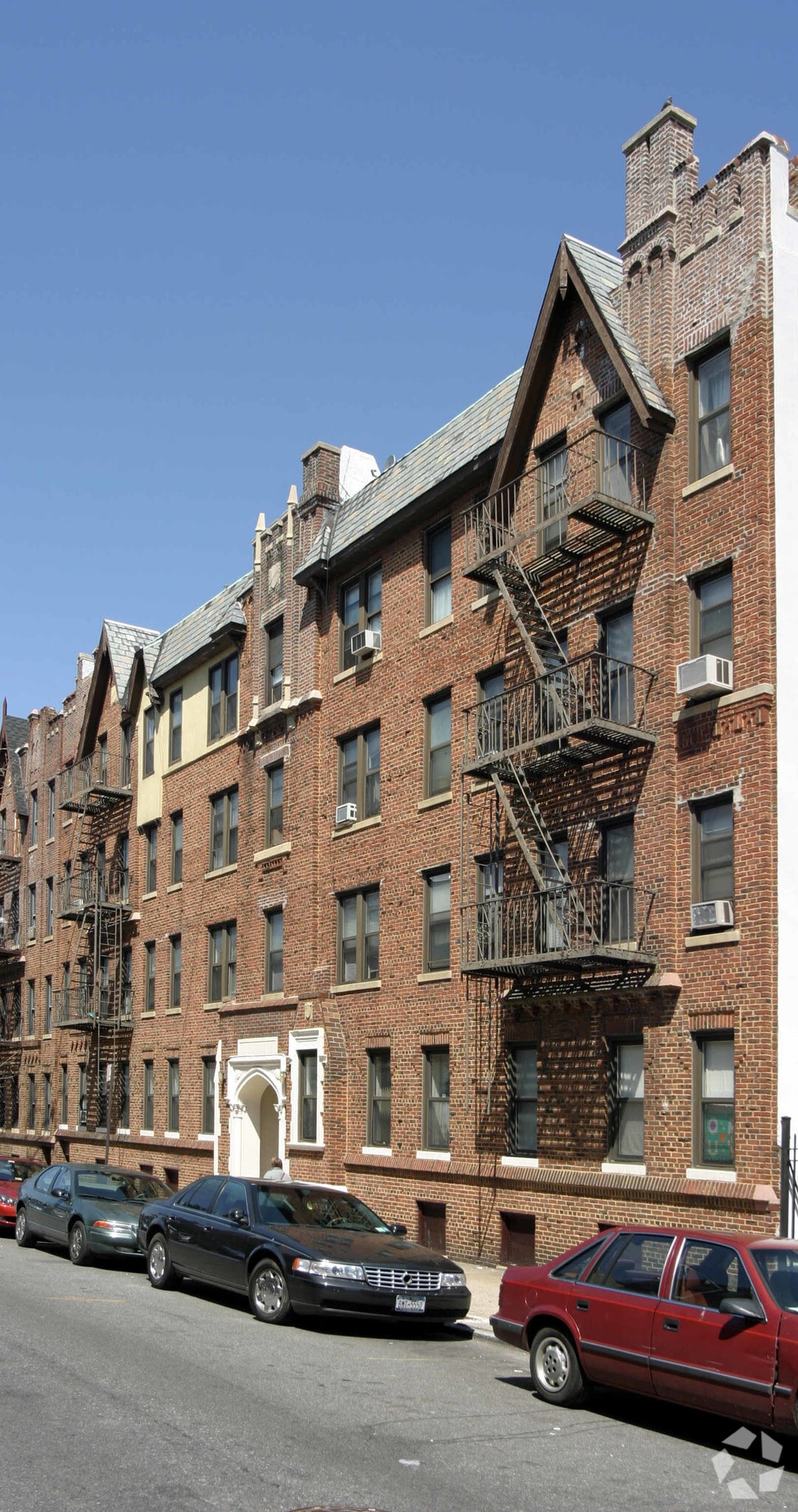 371 E 95th St, Brooklyn, NY for sale Primary Photo- Image 1 of 18