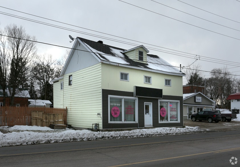 472 Pembroke St E, Pembroke, ON for sale - Building Photo - Image 2 of 3