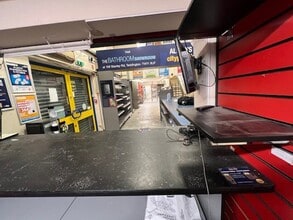 1 Park Rd, Hampton à louer Photo intérieure- Image 2 de 5