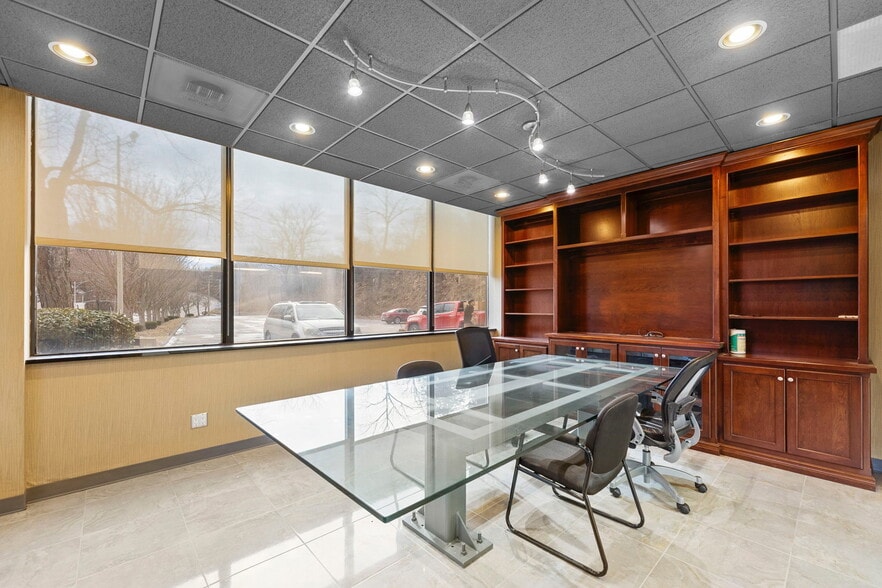 4800 Lamar Ave, Mission, KS for lease - Building Photo - Image 1 of 20