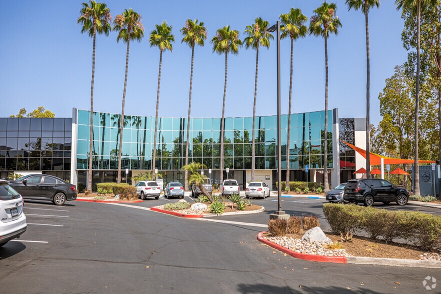 6185 Cornerstone Ct E, San Diego, CA for lease - Building Photo - Image 3 of 25