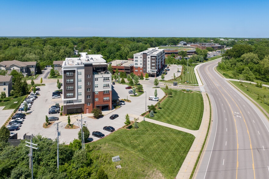 1010 Enclave Blvd, Edwardsville, IL for sale - Building Photo - Image 3 of 65