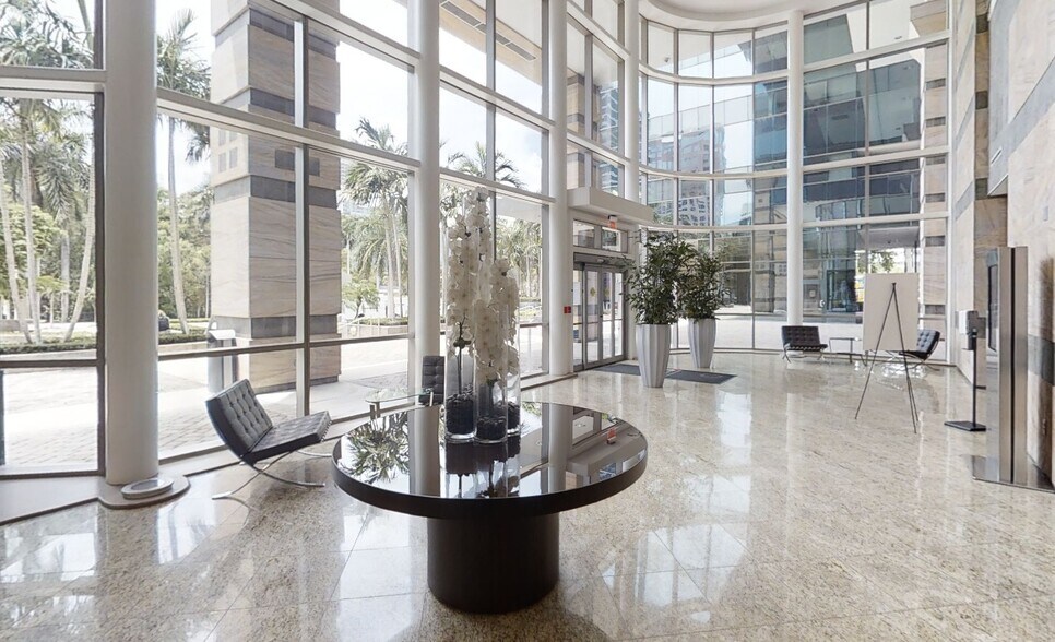 1 E Broward Blvd, Fort Lauderdale, FL à louer - Numérisation 3D de Matterport - Image 3 de 32