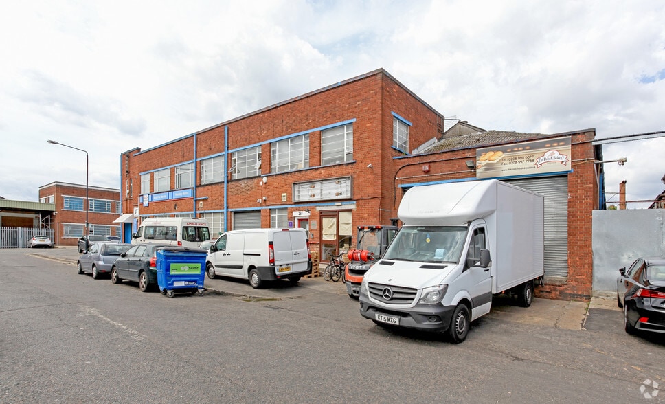 260 Abbeydale Rd, Wembley for lease - Building Photo - Image 2 of 3