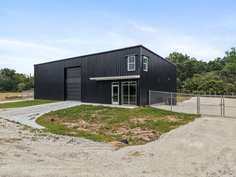 Millican-Cutt Off rd, Navasota, TX à louer - Photo du bâtiment - Image 2 de 13