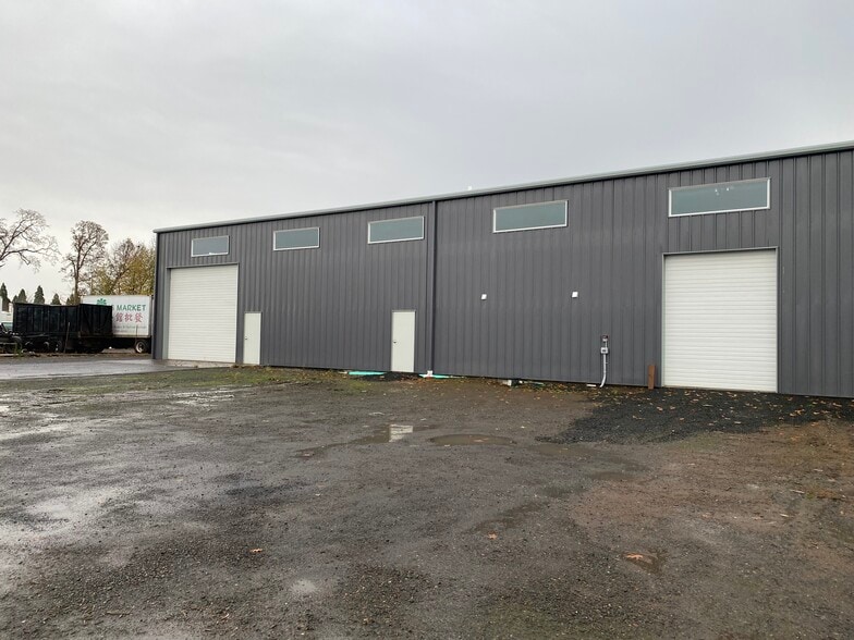 1385 Industrial Ave, Woodburn, OR for lease - Building Photo - Image 3 of 16
