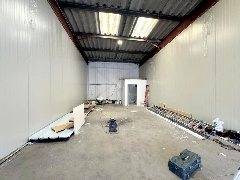 Flex dans Conflans-Sainte-Honorine à louer - Photo du bâtiment - Image 3 de 13