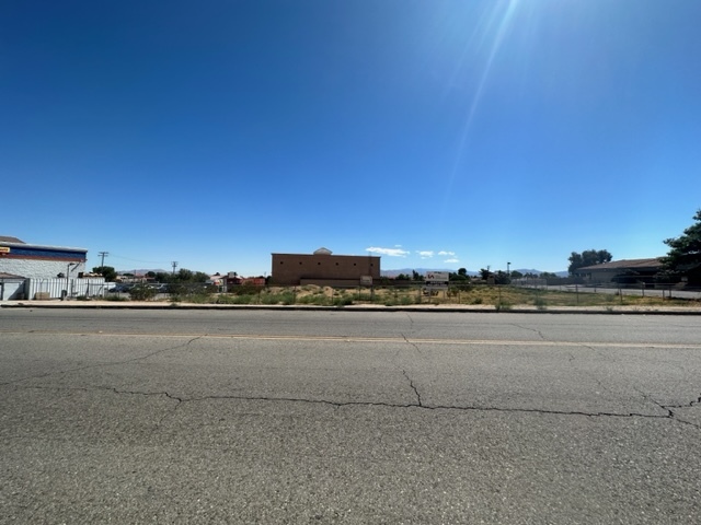 Mariposa Rd, Hesperia, CA for sale - Building Photo - Image 1 of 7