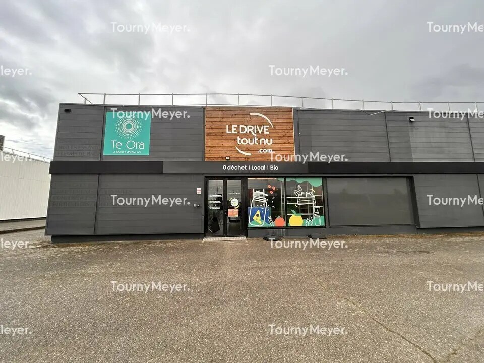 Retail in Portet-sur-Garonne for lease Building Photo- Image 1 of 12
