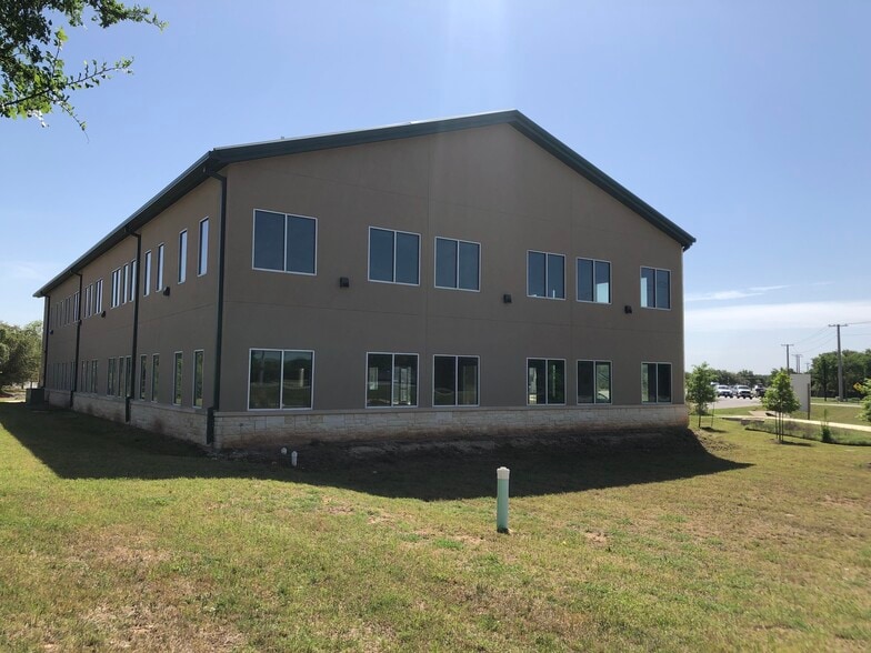 5373 Williams Dr, Georgetown, TX for lease - Building Photo - Image 3 of 19